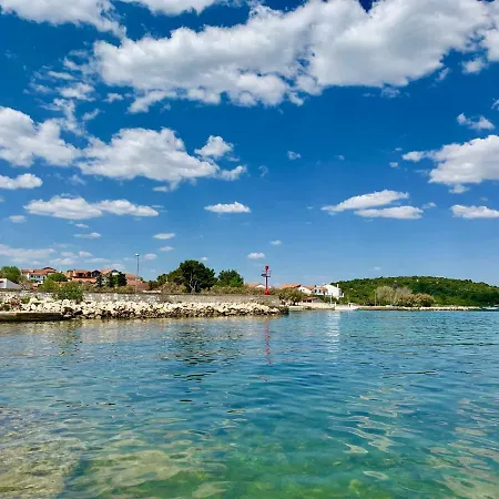 Bujas Apartman Raslina