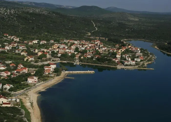 Bujas 아파트 Raslina