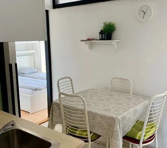 Bujas 아파트 Raslina