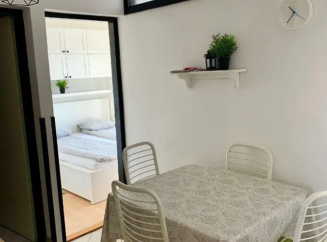 Bujas 아파트 Raslina