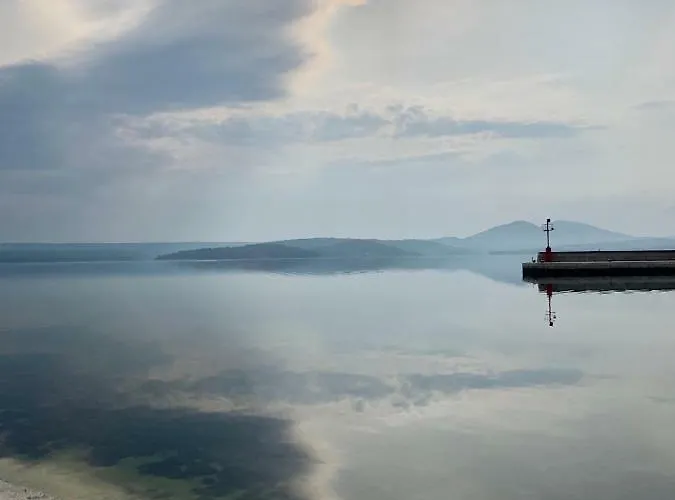 Bujas 아파트 Raslina